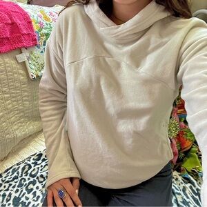 Nike Cream Pullover with Pockets 🤍